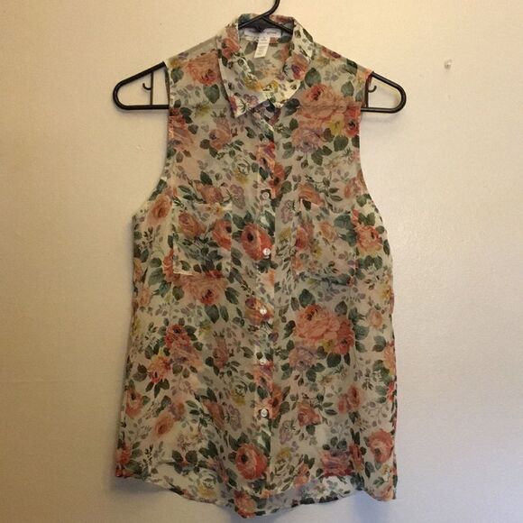 3/$20 Ambiance Apparel Sleeveless Buttondown w/ collar - Picture 1 of 8
